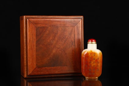 An Exquisite White Jade Poem Snuff Bottle