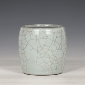 An Exquisite Guan yao Celadon Glazed Brush Pot