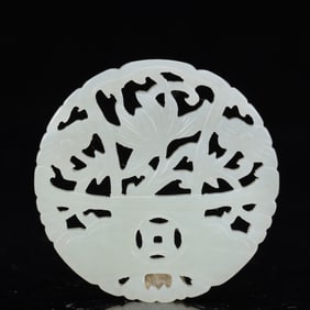 An Exquisite White Jade Flower Pattern Jade Pendant