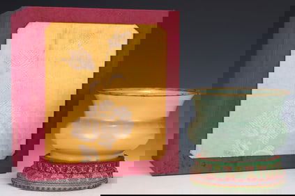 An Exquisite Longquan yao Celadon Glazed Painted Gold Vase,With an Imperial Poem by Emperor Qianlong