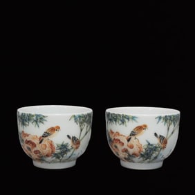 A Pair of Exquisite Enamel Flower and Bird Pattern Cups,with Poem