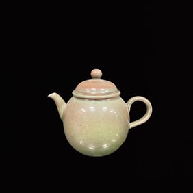 An Exquisite Celadon Glazed Pot