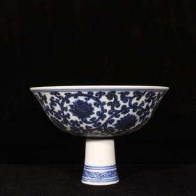 An Exquisite Blue and White Lotus Pattern Stem Bowl