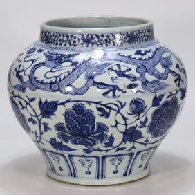 An Exquisite Blue and White Flower and Peony Pattern Jar