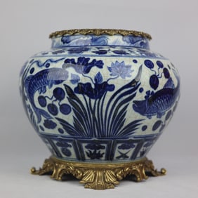An Exquisite Blue and White Hornwort Pattern Inlaid Bronze Jar