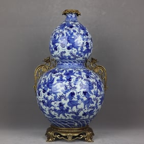A Huge Blue and White Hornwort Pattern Inlaid Bronze Flower Double-Ears Gourd-Shaped Vase