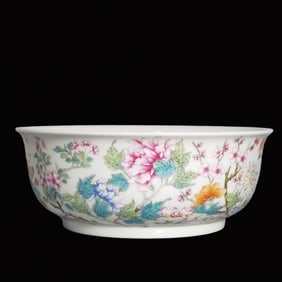 An Exquisite Famille-Rose Flower Pattern Bowl