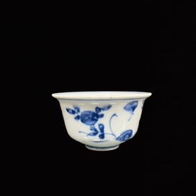 An Exquisite Blue and White Flower Pattern Cup