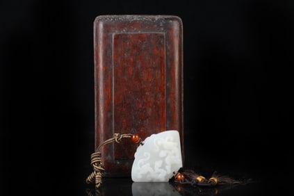 An Exquisite Shoushan Stone Chi-Dragon Pattern Pendant,with Inscription