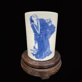 An Exquisite Blue and White Figure and Story Pattern Brush Pot