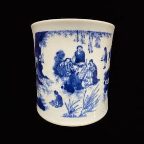 An Exquisite Blue and White Figure and Story Pattern Brush Pot