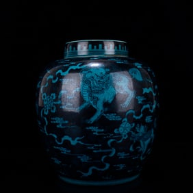 An Exquisite Green Glazed Lion and Eight Treasures Pattern with Cover Jar