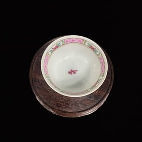 An Exquisite Famille-Rose Figure and Story Pattern Bowl