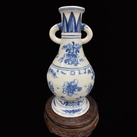 An Exquisite Blue and White Figure and Story Pattern Double-Ears Vase