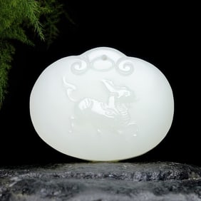 An Exquisite White Jade Kylin Pattern Pendant