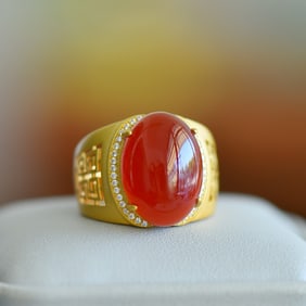 An Exquisite Sterling Silver-Gold Plated Inlaid Agate Ring
