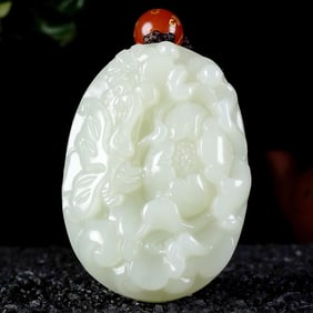 An Exquisite White Jade Peony Pattern Pendant