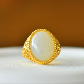 An Exquisite Sterling Silver-Gold Plated Inlaid White Jade Ring