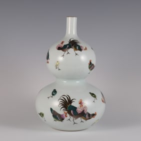 A Rare Famille-Rose Painted Gold Rooster Pattern Gourd-Shaped Vase