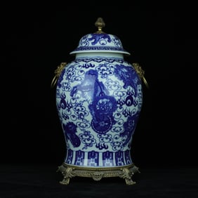 A Huge Blue and White Inlaid Bronze Auspicious Cloud and Lion Pattern Lion-Ears Cover Jar