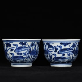 A Pair of Exquisite Blue and White Flower and Bird Pattern Cups