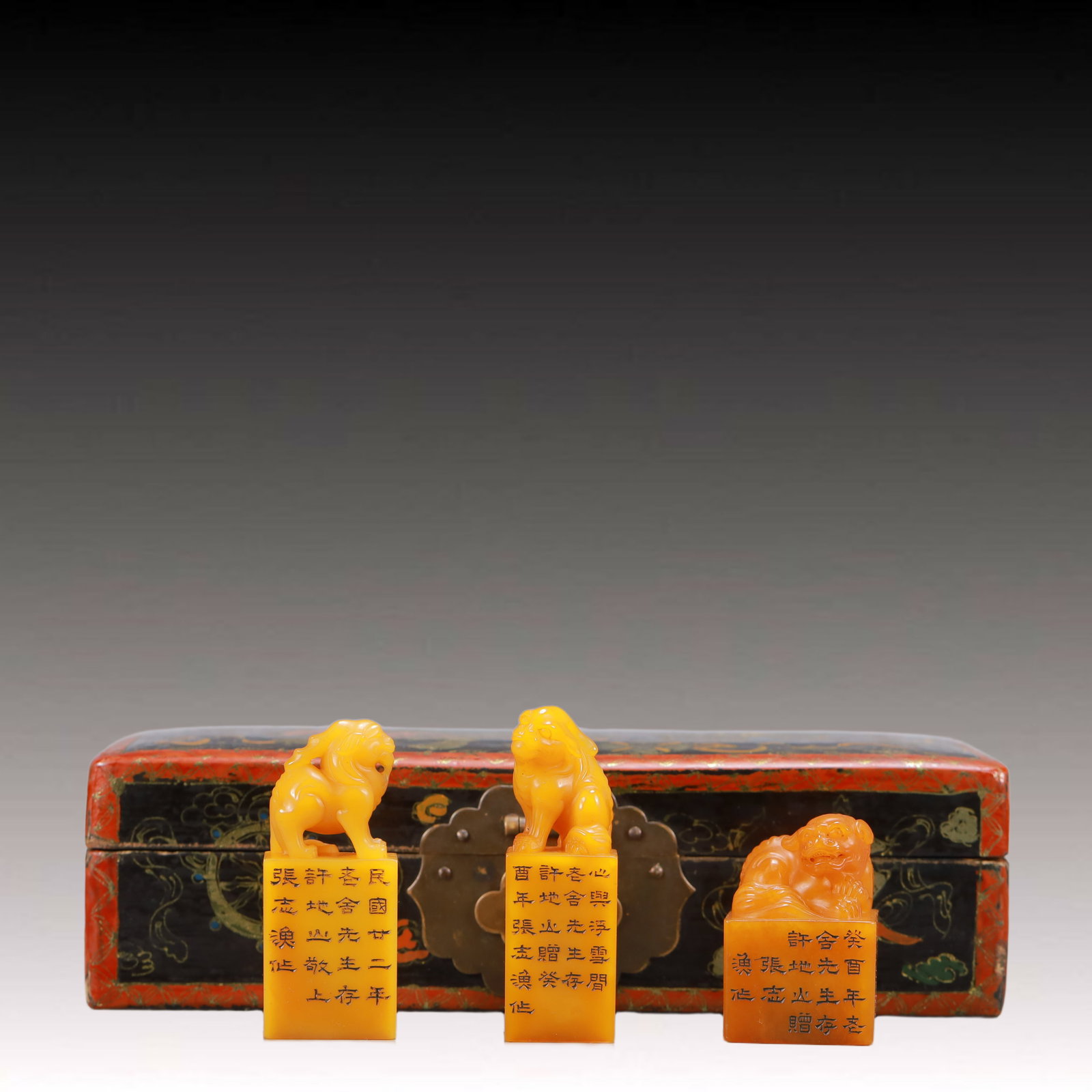 A Set of Fine Tianhuang Stone Auspicious Beast Seals: A Set of Fine Tianhuang Stone Auspicious Beast Seals,the Republic of China,Size:(Seal)1.2inx0.6inx2.8in,Total Weight:250g,(Box)8.5inx4.5inx2.4in 一套田黄石瑞兽