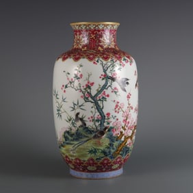 A Rare Famille-Rose Painted Gold Flower and Bird Pattern Vase,With Poem