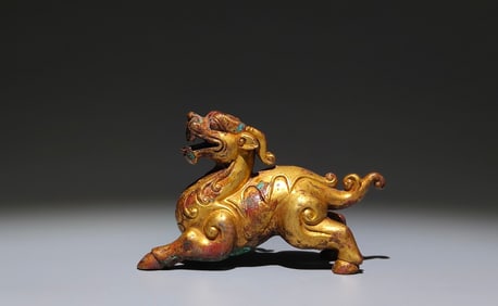 An Exquisite Gilt Bronze Dragon Ornament