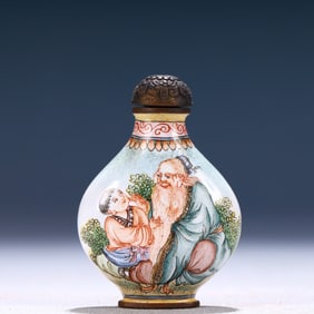 An Exquisite Painted Enamel Figure Pattern Snuff Bottle