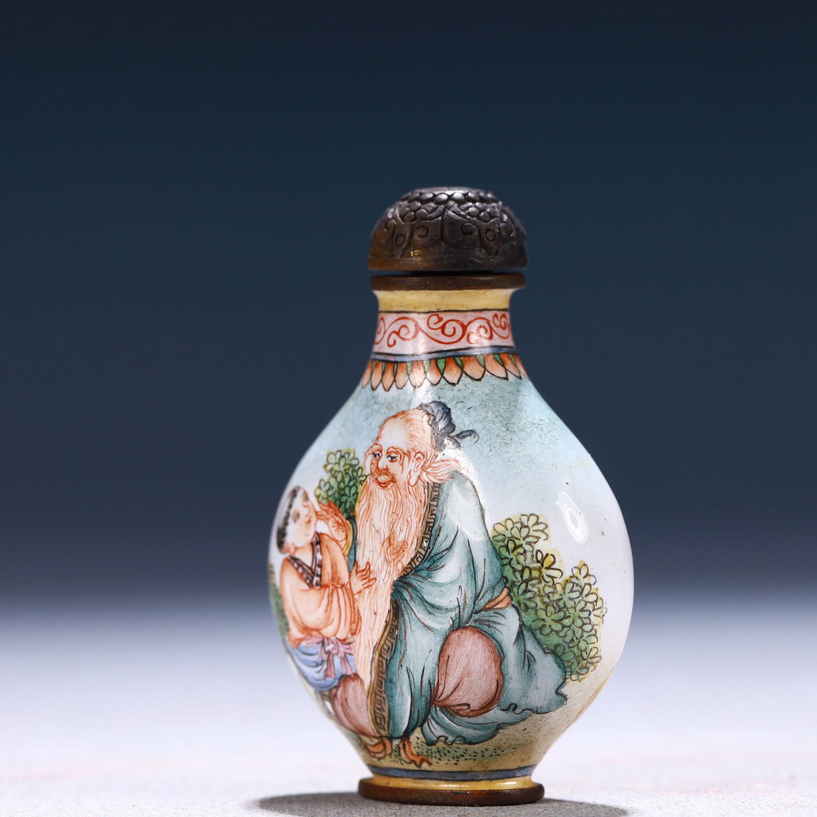 An Exquisite Painted Enamel Figure Pattern Snuff Bottle - 2