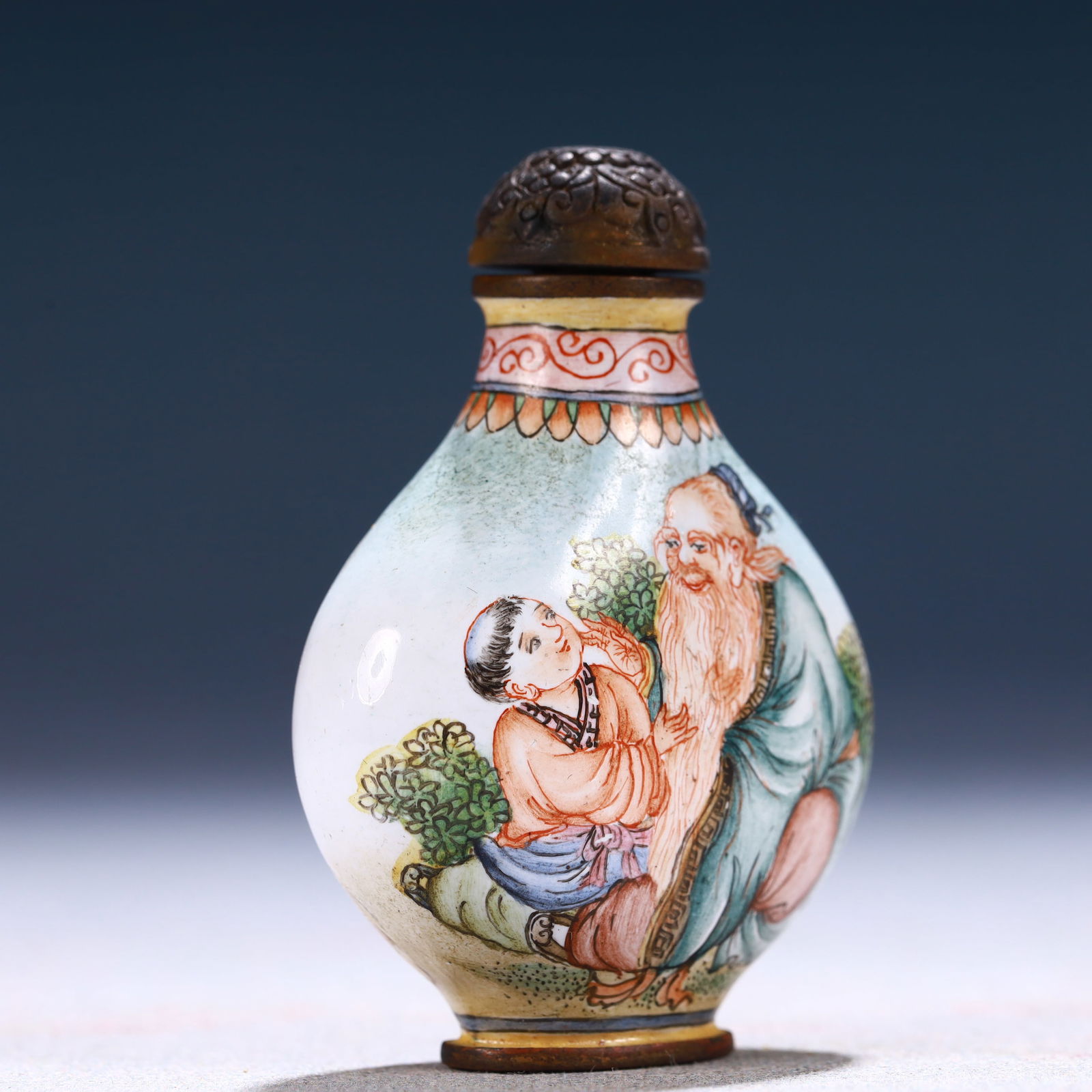 An Exquisite Painted Enamel Figure Pattern Snuff Bottle - 3