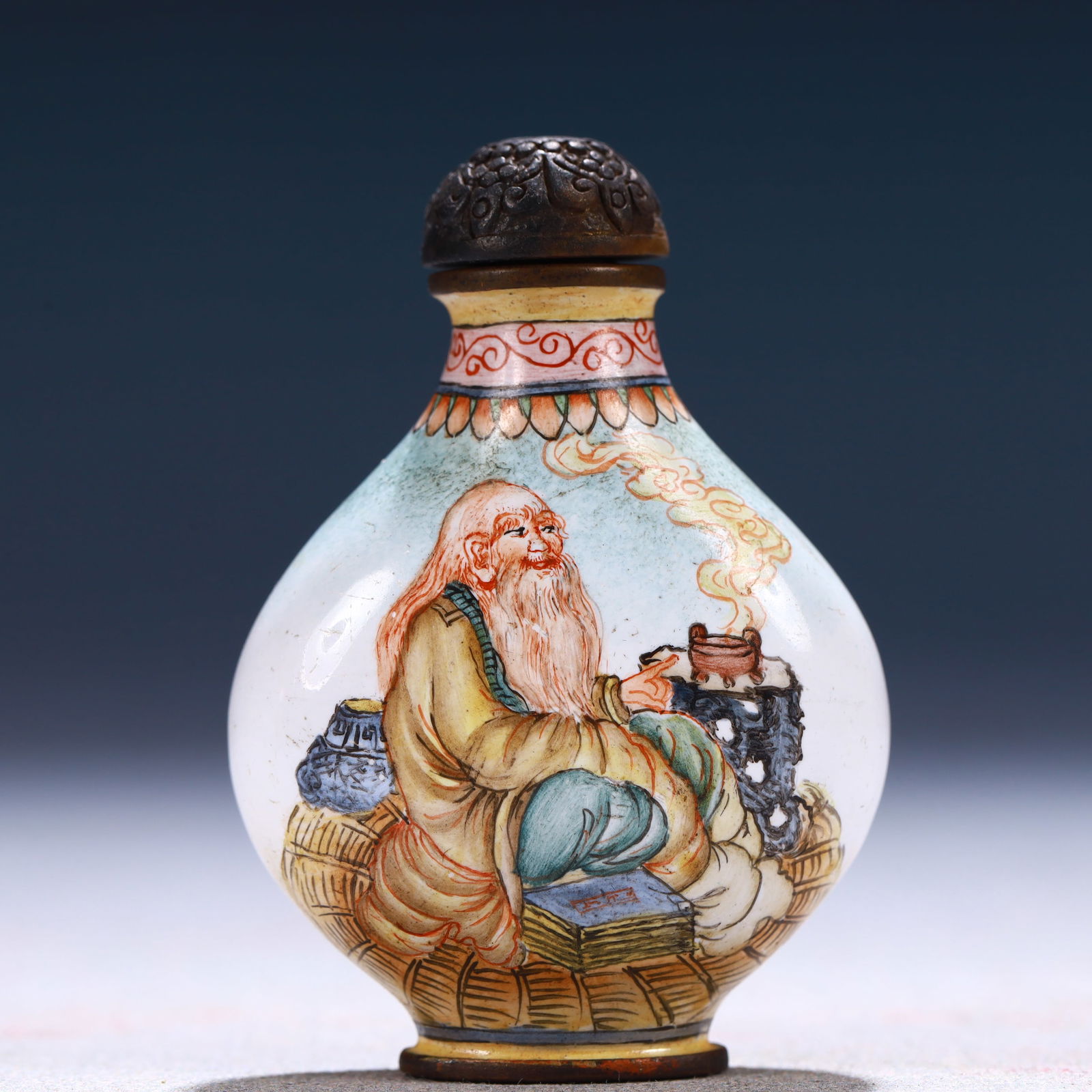 An Exquisite Painted Enamel Figure Pattern Snuff Bottle - 4