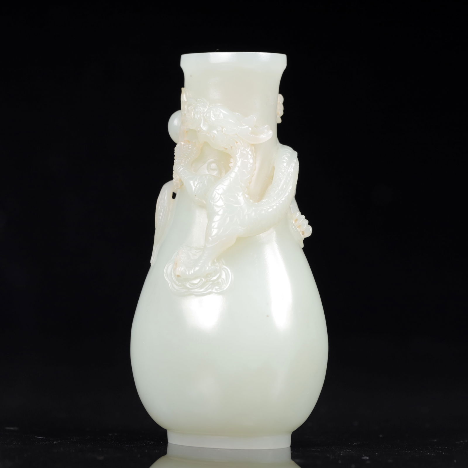 An Exquisite White Jade Dragon Pattern Snuff Bottle - 4