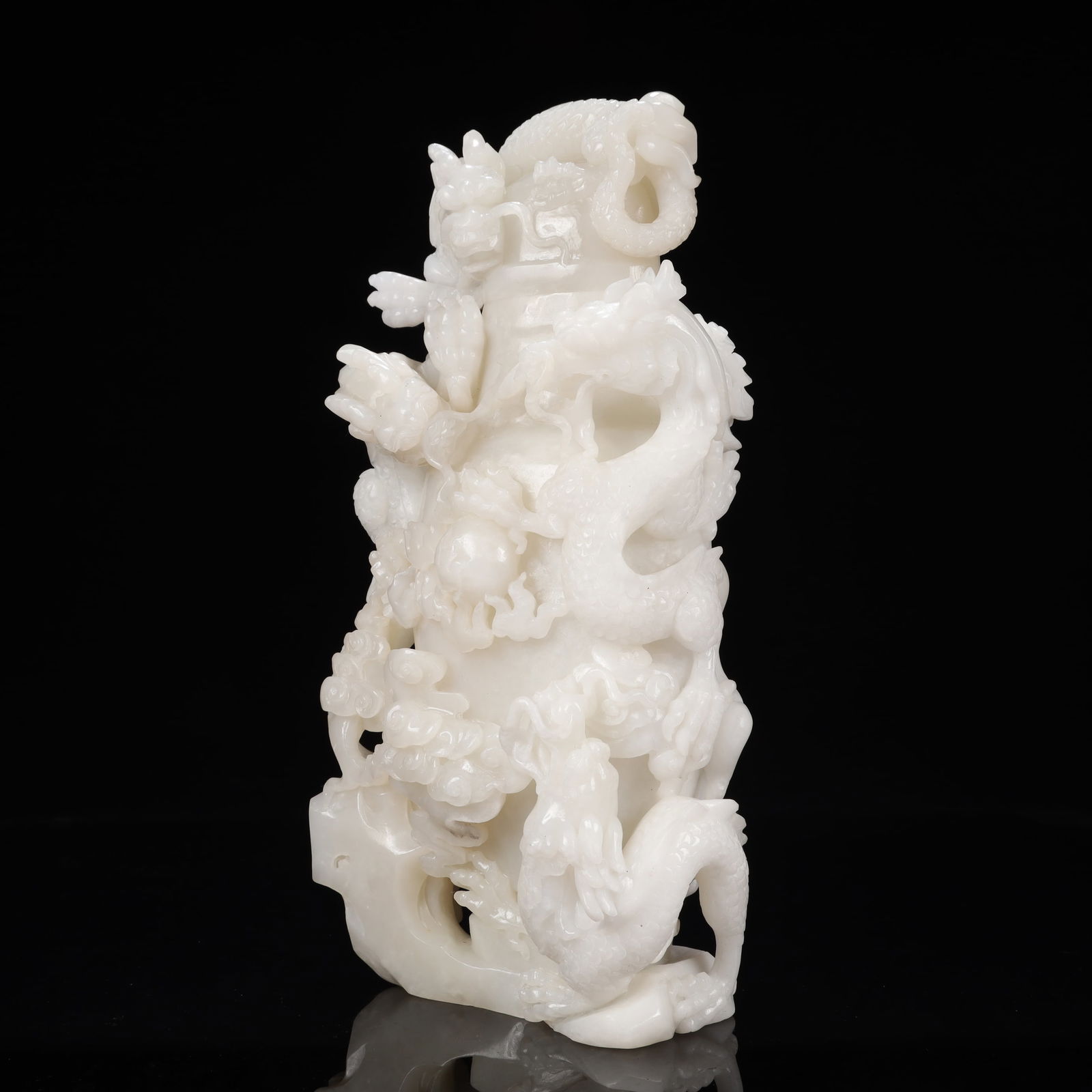 A Rare White Jade Auspicious Cloud and Dragon Pattern Bottle - 5