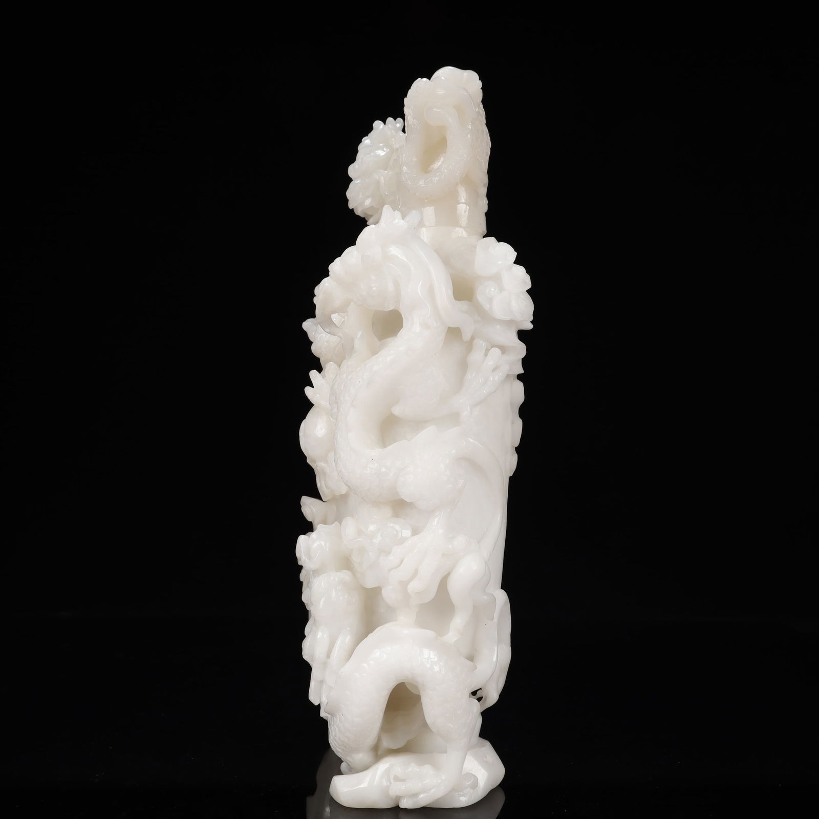 A Rare White Jade Auspicious Cloud and Dragon Pattern Bottle - 6