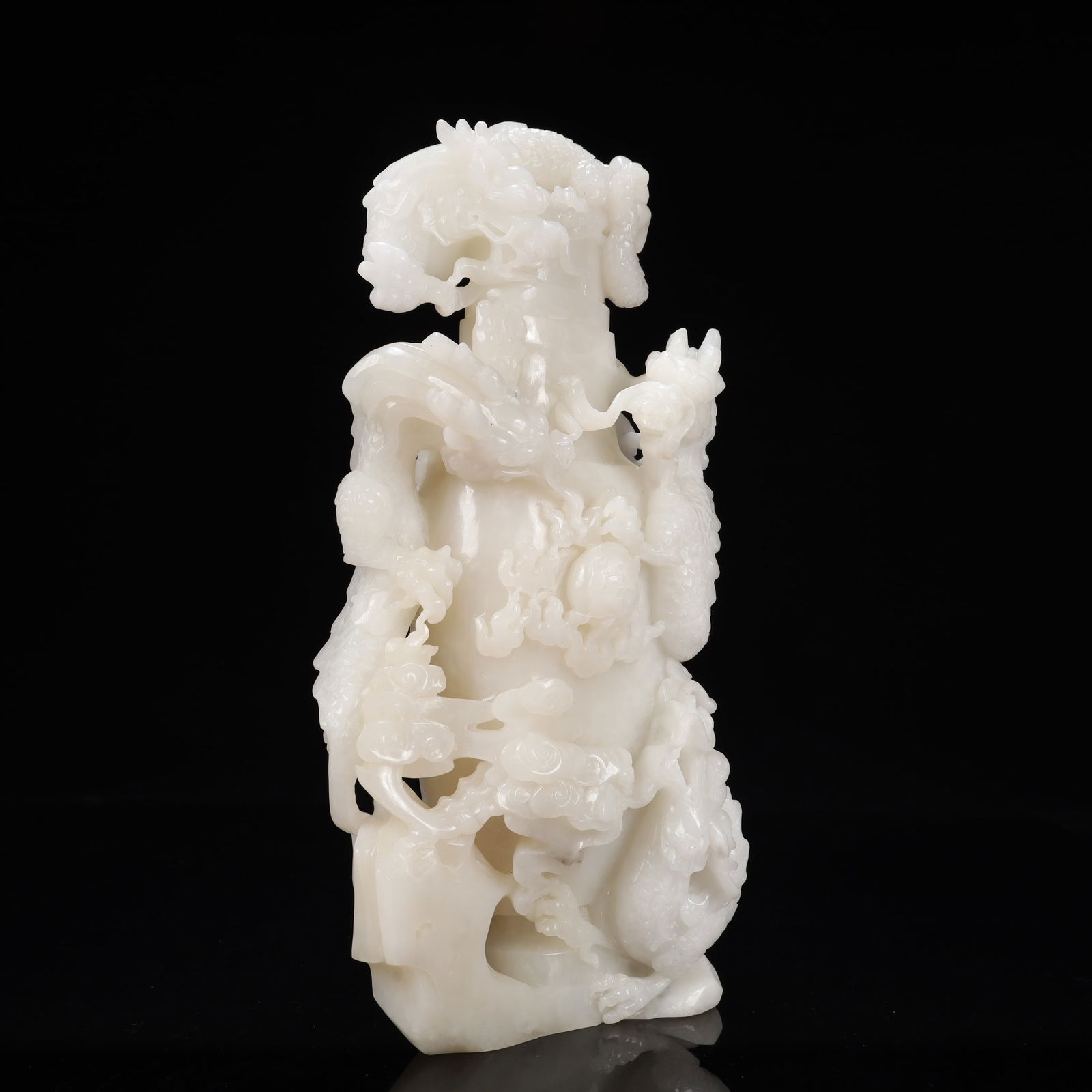 A Rare White Jade Auspicious Cloud and Dragon Pattern Bottle - 7