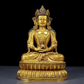 A Solemn Gilt Bronze Statue of Amitayus