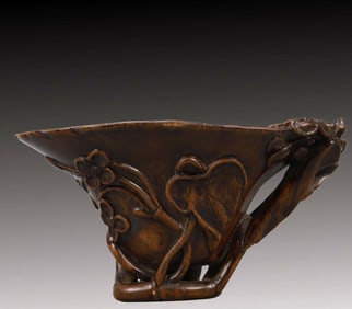 A Brilliant Eaglewood 'Flower' Cup