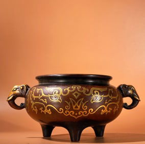 An Exquisite Gilt Bronze Beast-Face Pattern Elephant-Ears Tripod Censer