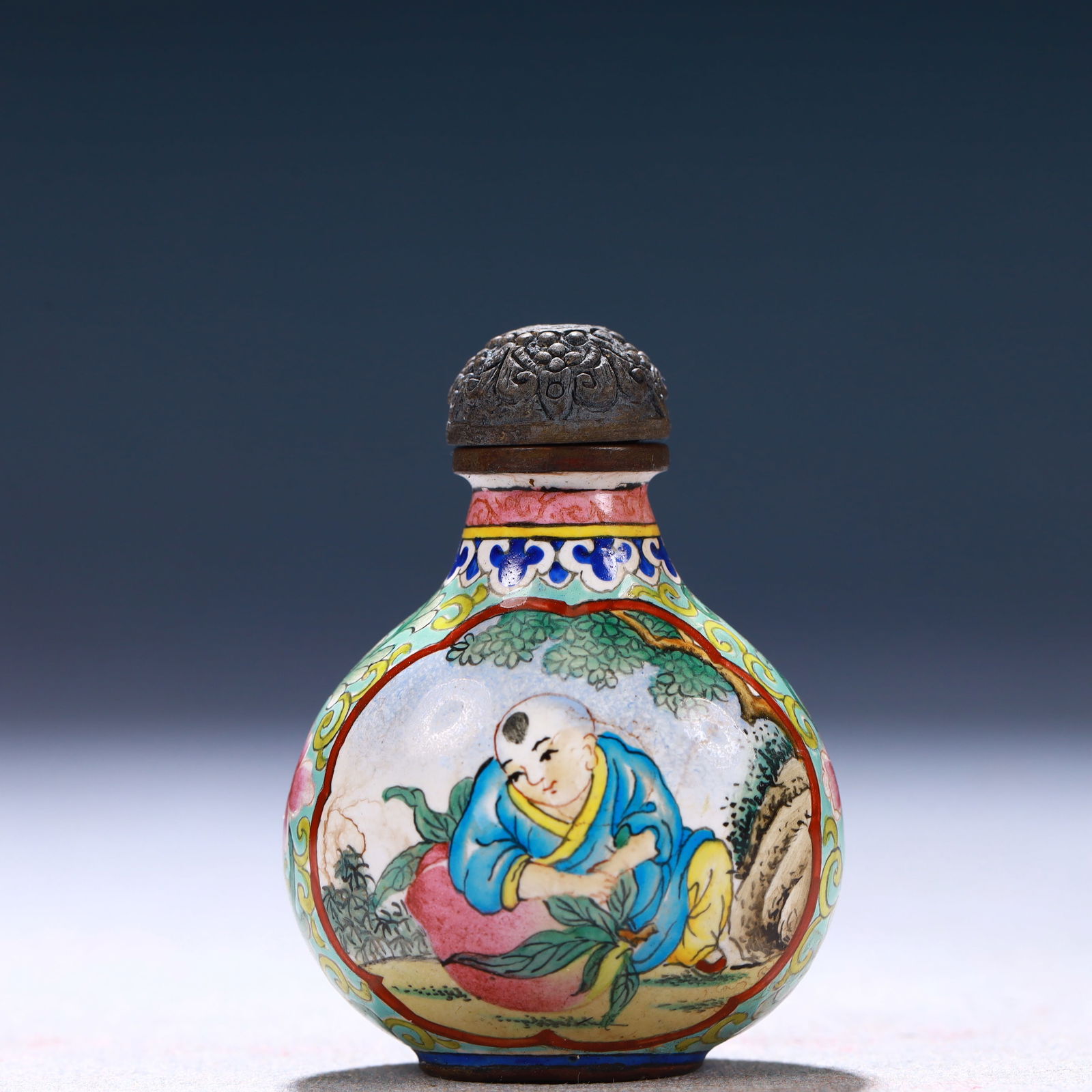 An Exquisite Painted Enamel Figure Pattern Snuff Bottle - 5
