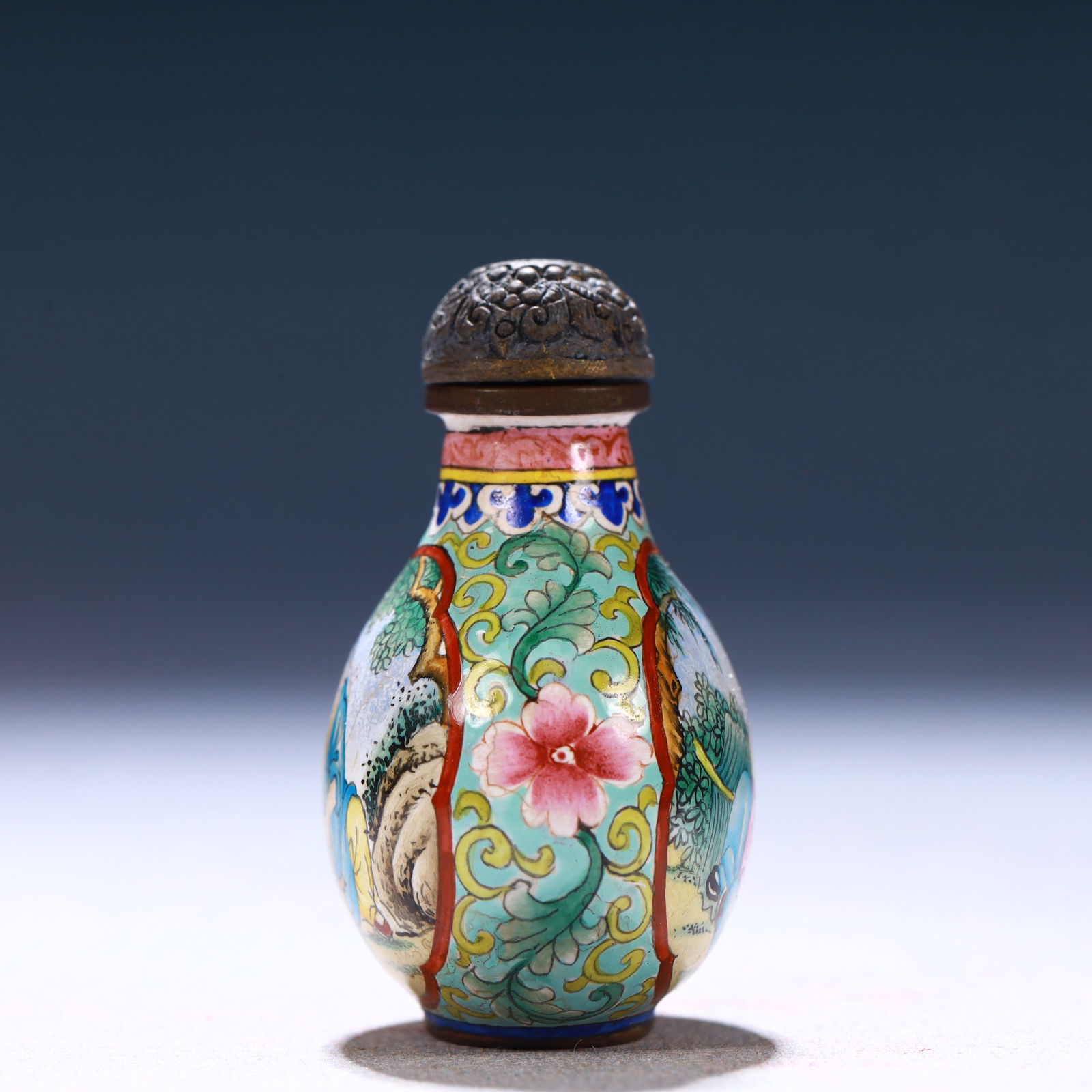 An Exquisite Painted Enamel Figure Pattern Snuff Bottle - 6