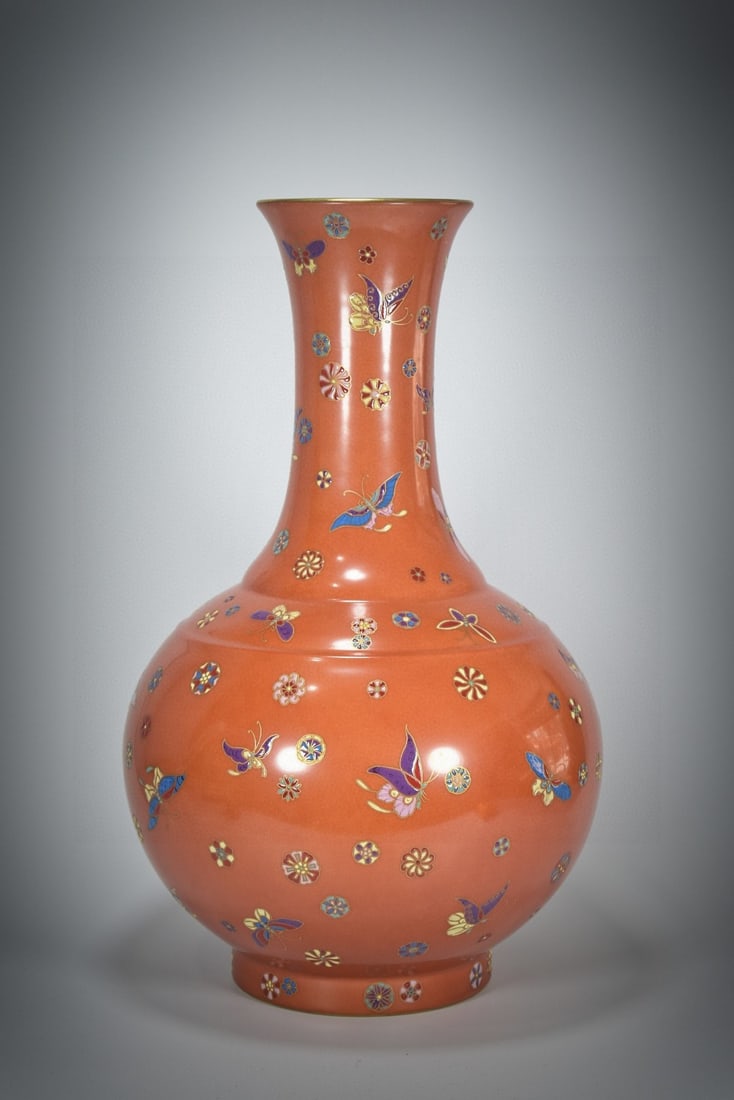 A Huge Iron-Red Glazed Famille-Rose Painted Gold Flower and Butterfly Pattern Vase: A Huge Iron-Red Glazed Famille-Rose Painted Gold Flower and Butterfly Pattern Vase,Qing Dynasty, China,Qianlong Six-character Mark,Size:16.5inx10.2in 矾红釉粉彩描&#