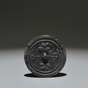 An Archaic Bronze Flower Pattern Round Mirror