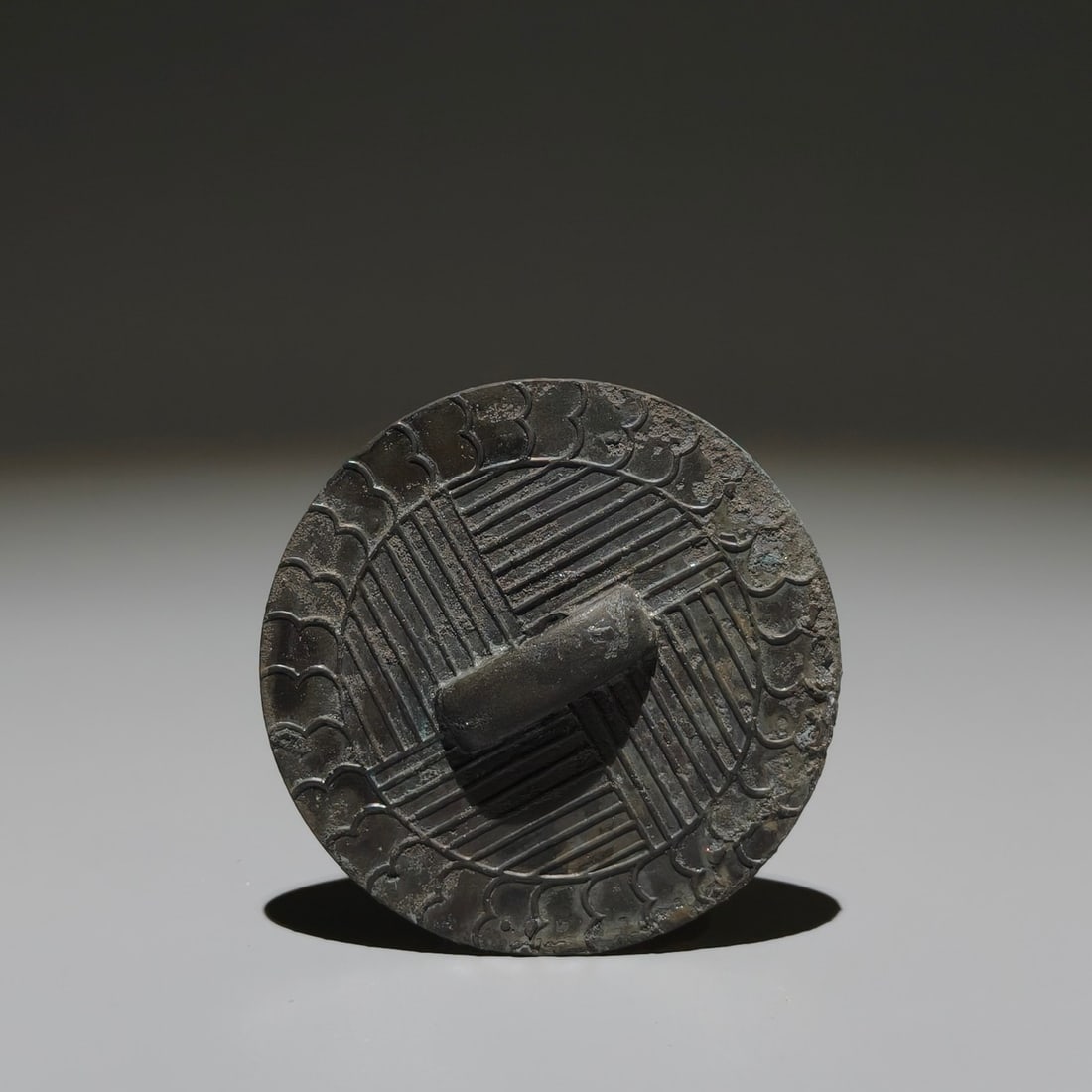 An Archaic Bronze Round Mirror: An Archaic Bronze Round Mirror,Ancient Time, China,Size:3.1in 青铜圆镜,中国远古时期