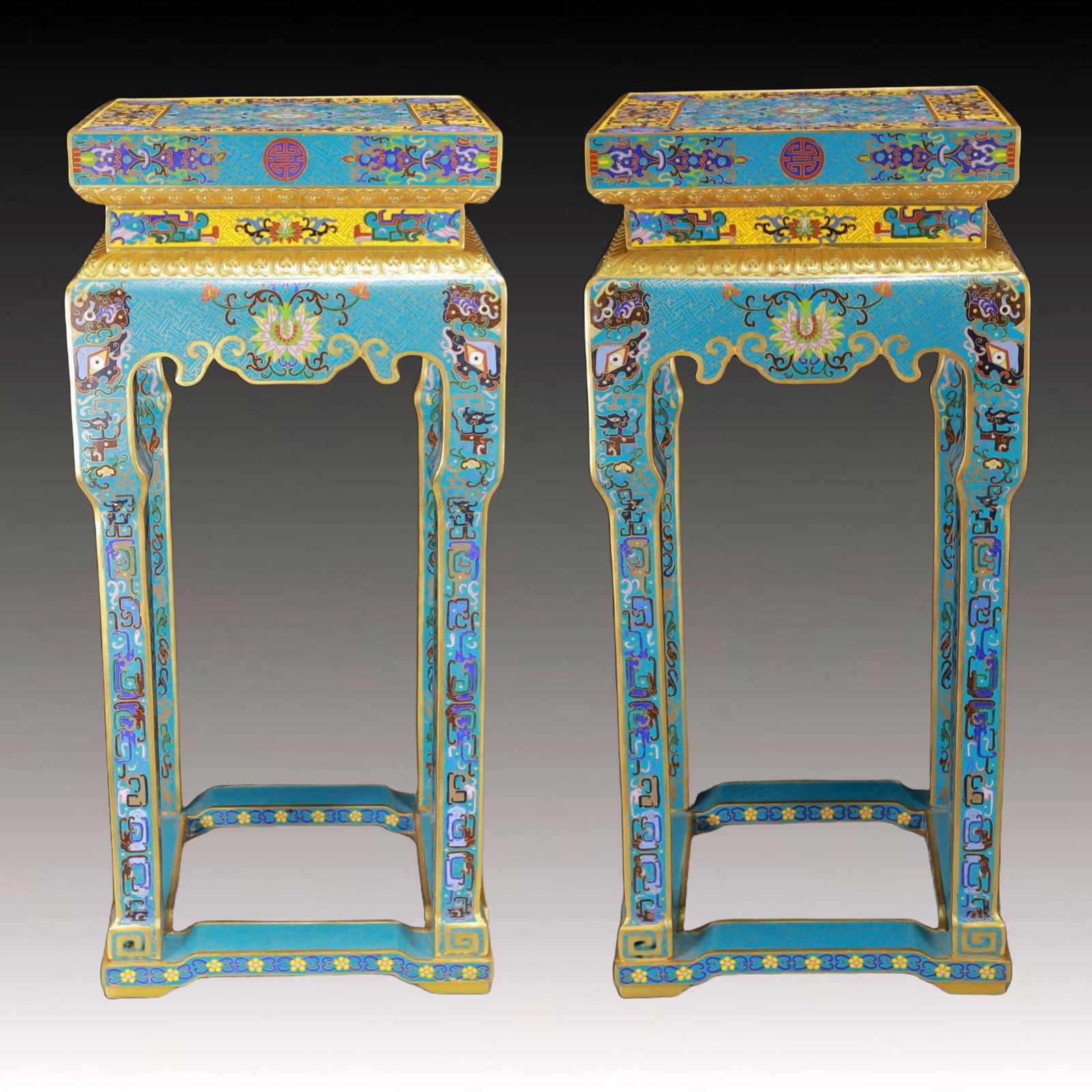 A Pair of Huge Cloisonne Lotus Pattern Flower Table: A Pair of Huge Cloisonne Lotus Pattern Flower Table,Qing Dynasty, China,Size:15inx32.7in,Total Weight:32800g 一对景泰蓝缠枝莲纹花几,&#
