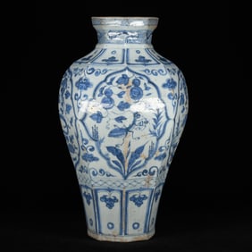A Huge Blue and White Insect and Fruit Pattern Vase