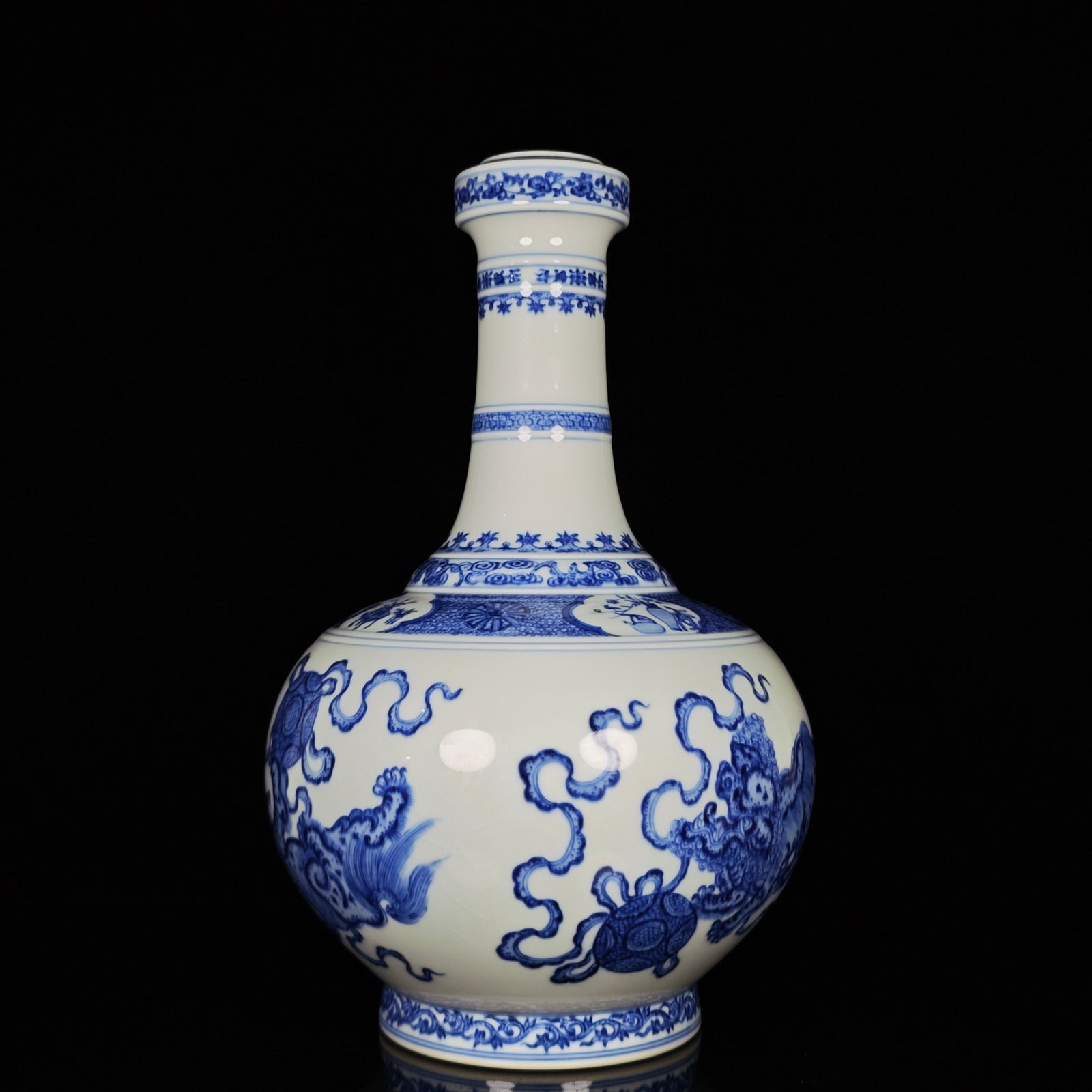A Rare Blue and White Lion Pattern Vase - 4