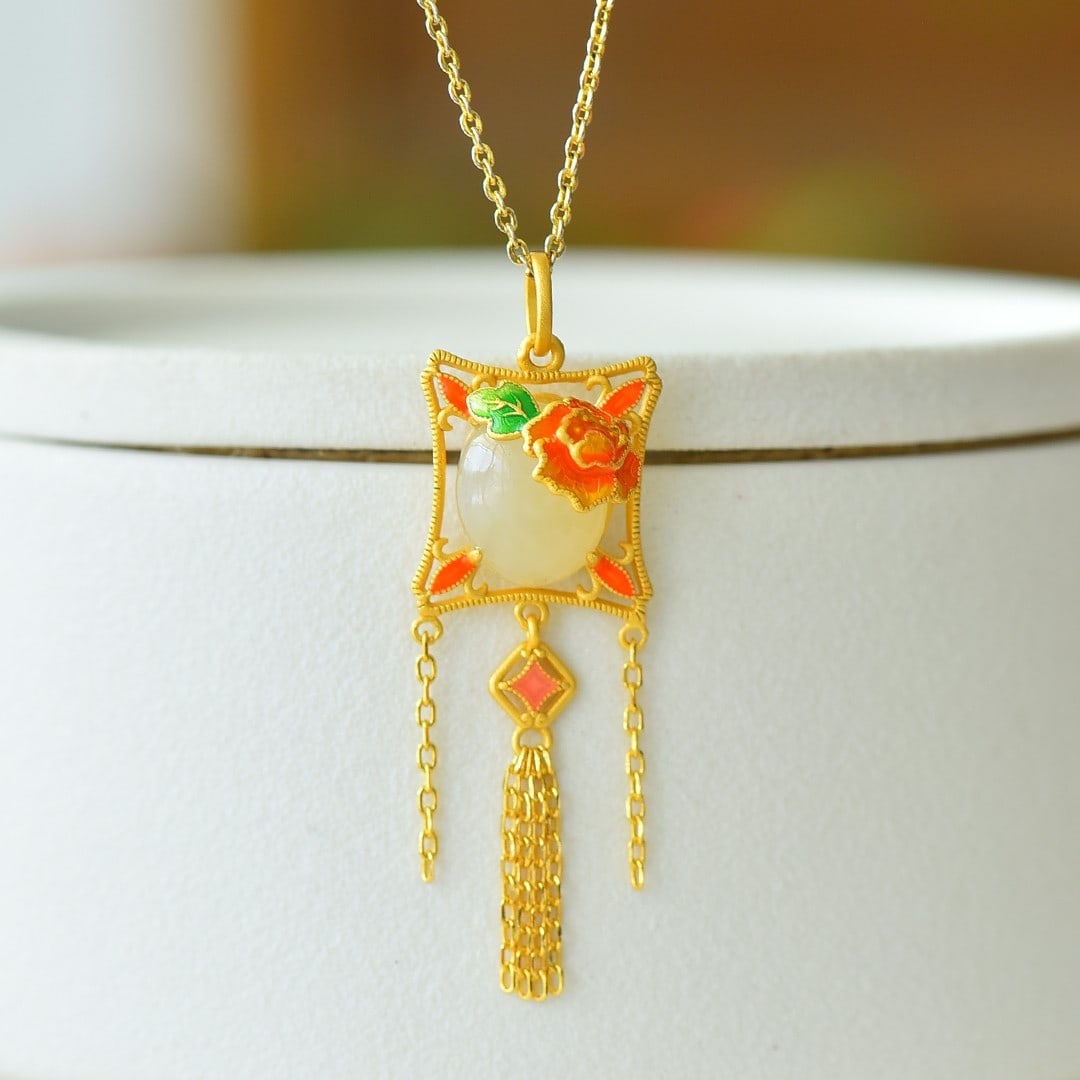 An Exquisite Sterling Silver-Gold Plated Inlaid White Jade Pendant: An Exquisite Sterling Silver-Gold Plated Inlaid White Jade Pendant,Size:10mmx12mm 纯银镀金镶白玉吊坠
