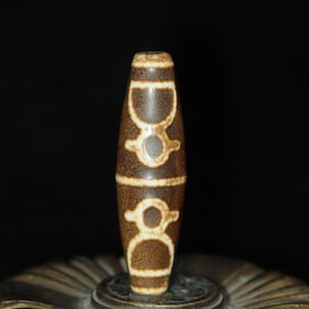 An Exquisite Dzi Bead Pendant