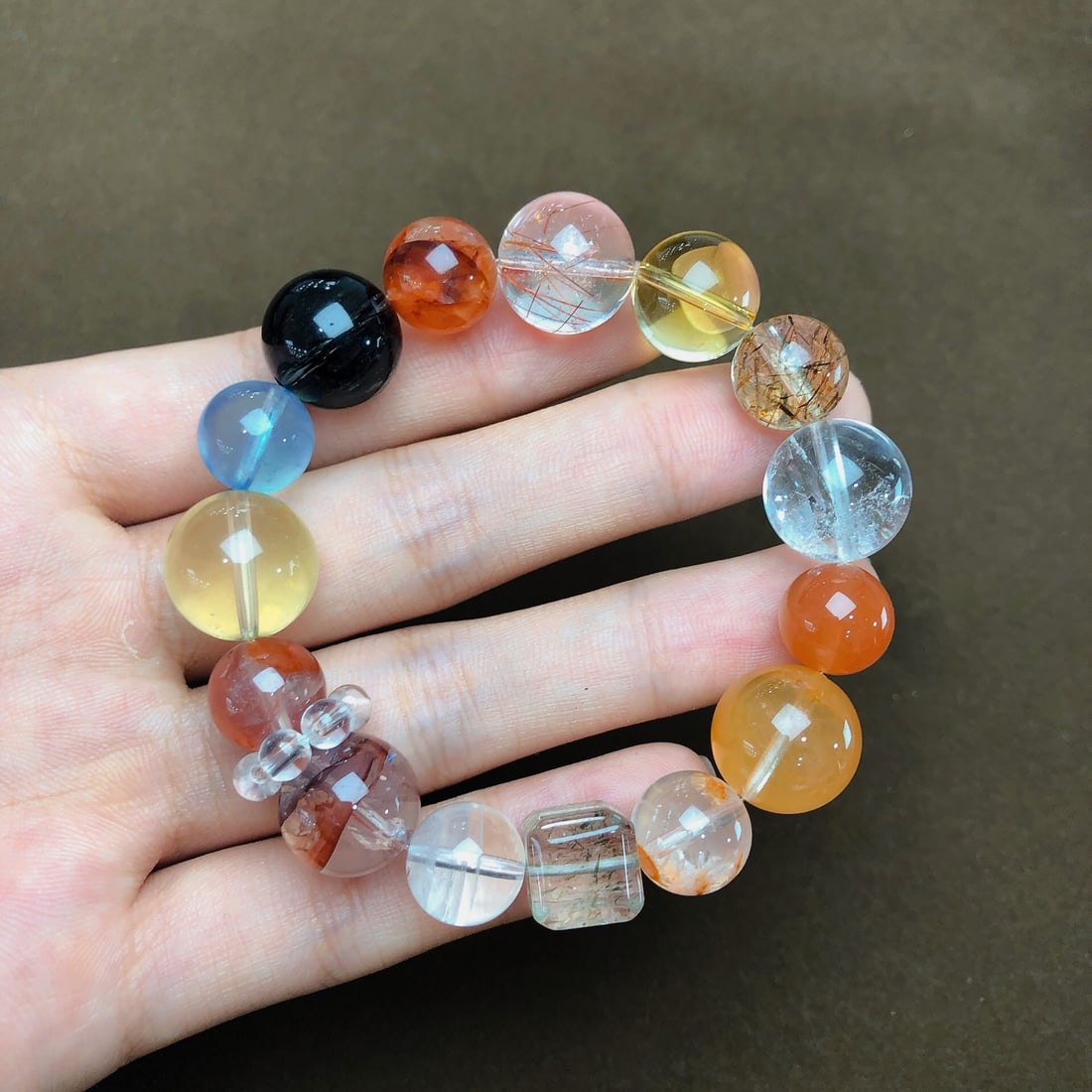 An Exquisite Crystal Bracelets: An Exquisite Crystal Bracelets,Size:10.9mm,13.8mm, Weight:40.7g 水晶手串